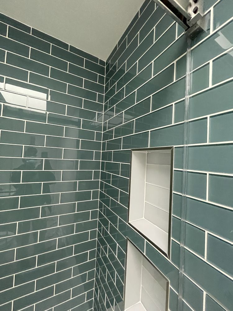 Glass subway tile surround